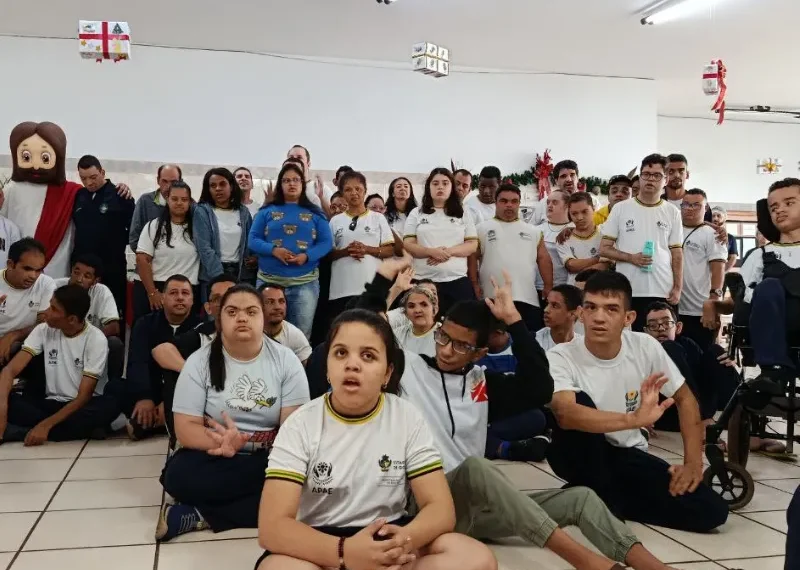 APAE Anápolis promove celebração especial para aniversariantes do semestre